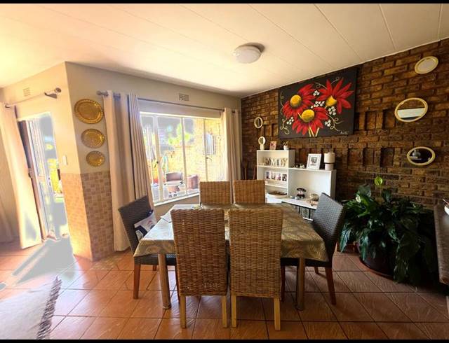 3 BEDROOM TOWNHOUSE FOR SALE IN ALBEMARLE EXT 2